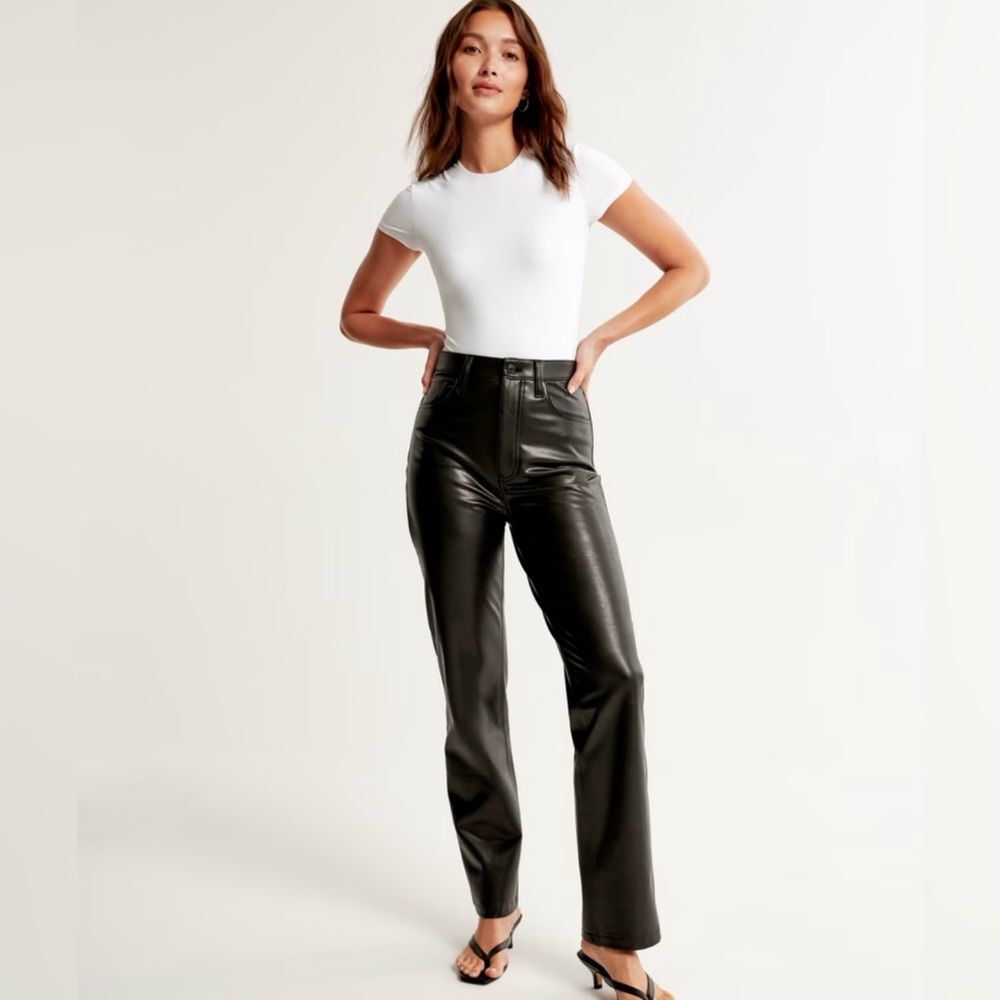 Abercrombie and Fitch The 90s Straight Ultra High Rise Curve Love Faux Leather